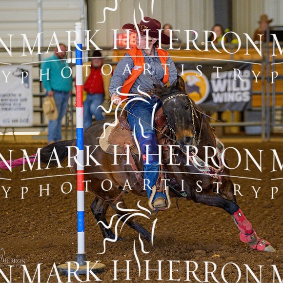 Meet your Posher, Zoe - Picture 3 of 3